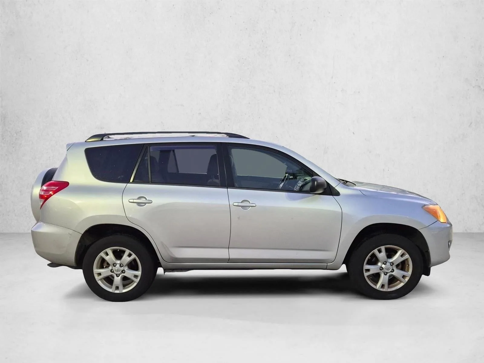 2012 Toyota RAV4 FWD 4dr I4 (Natl) photo 4