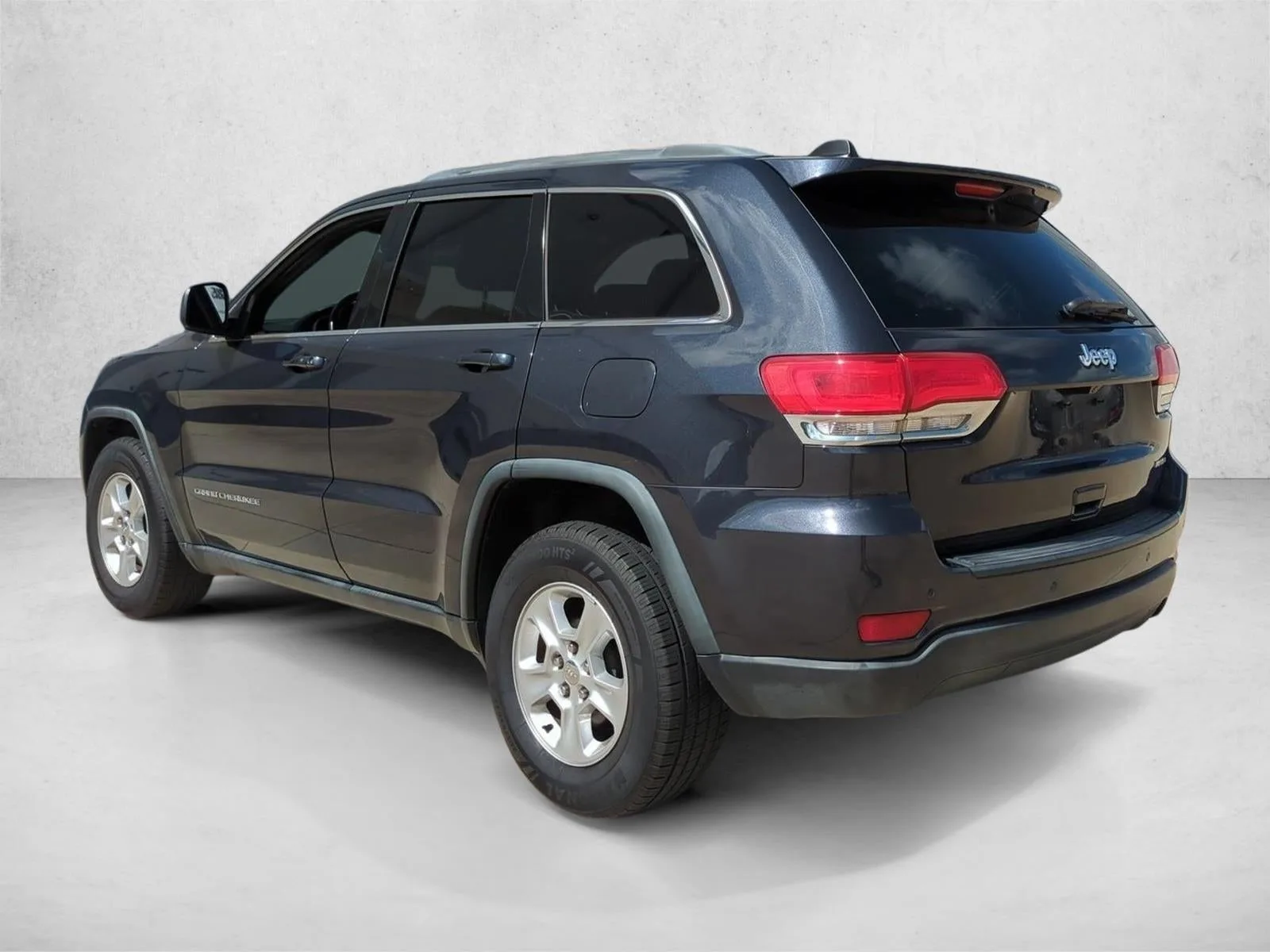 2016 Jeep Grand Cherokee RWD 4dr Laredo photo 6