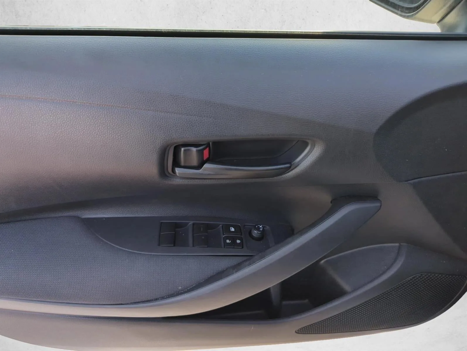 2024 Toyota Corolla LE CVT (Natl) photo 9