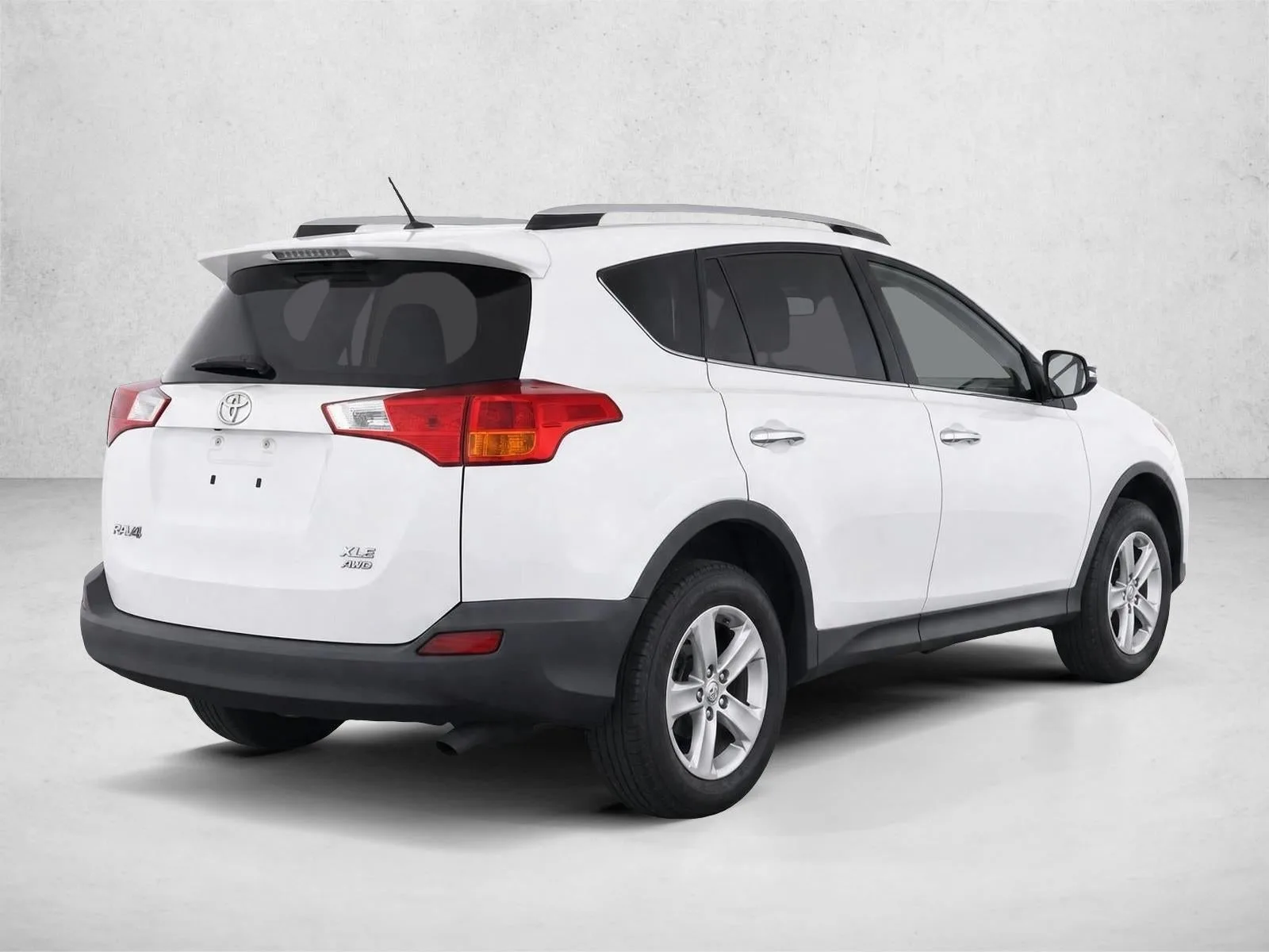 2015 Toyota RAV4 AWD 4dr XLE (Natl) photo 7