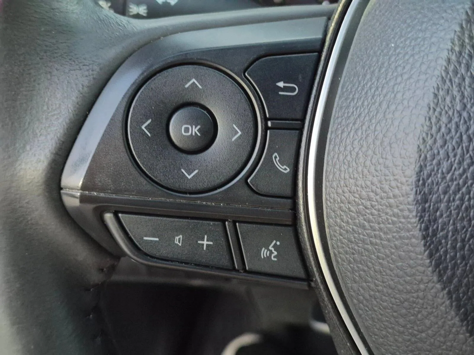 2024 Toyota Corolla SE CVT (Natl) photo 12