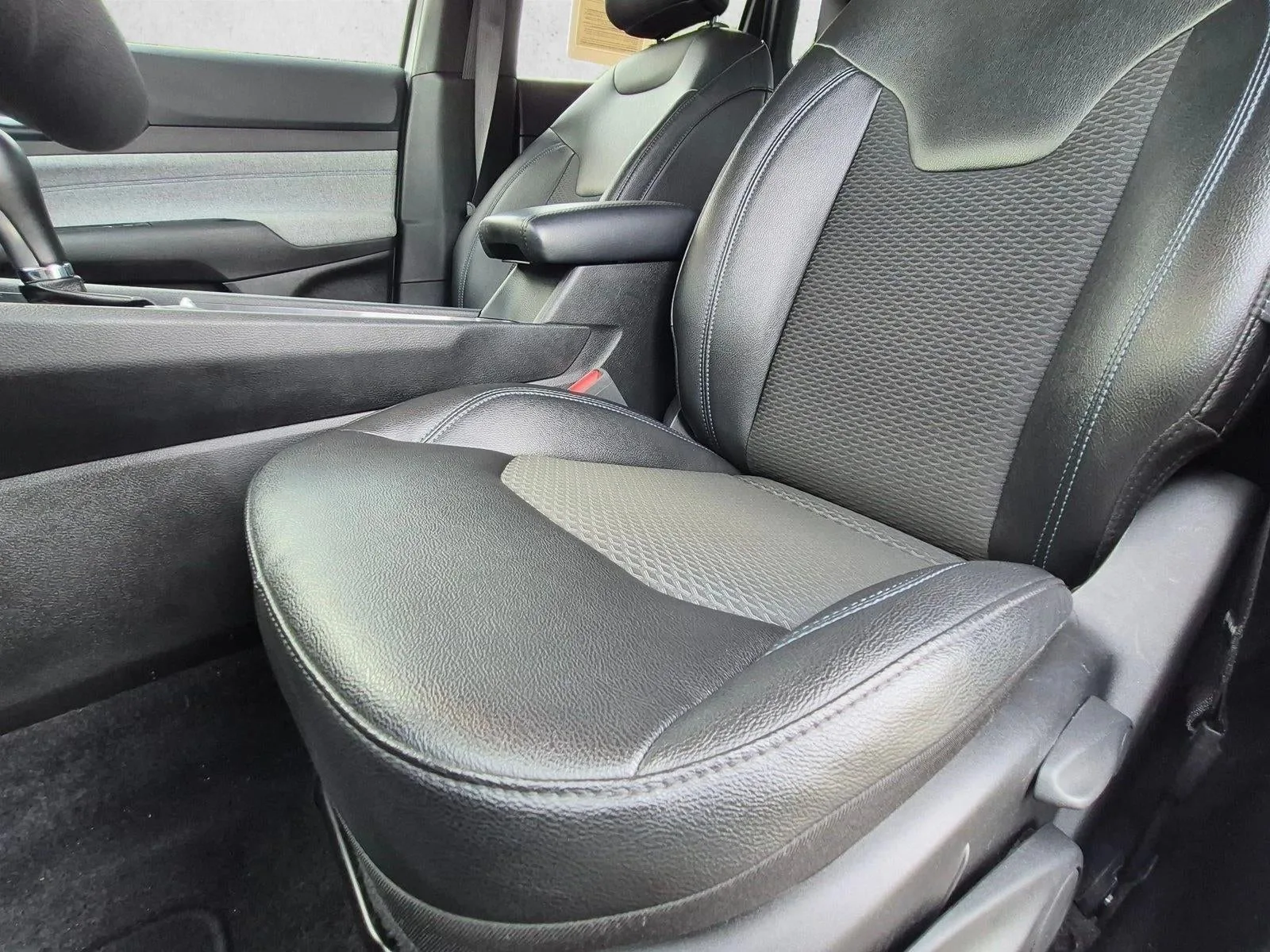 2025 Jeep Compass Latitude 4x4 photo 11