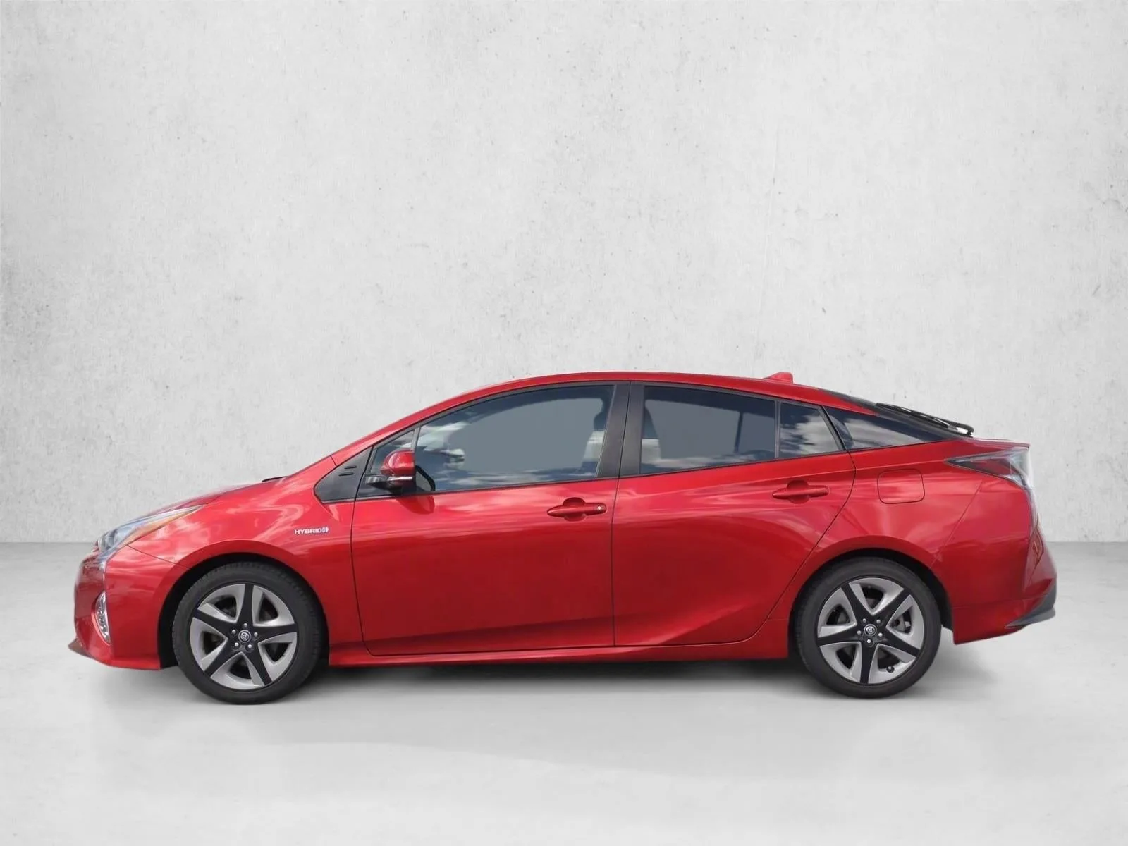 2016 Toyota Prius 5dr HB Three Touring (Natl) photo 4