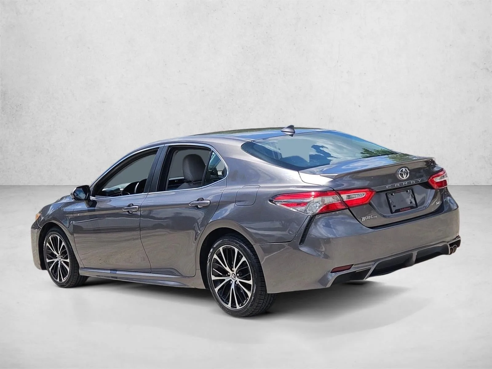 2020 Toyota Camry SE Auto (SE) photo 8