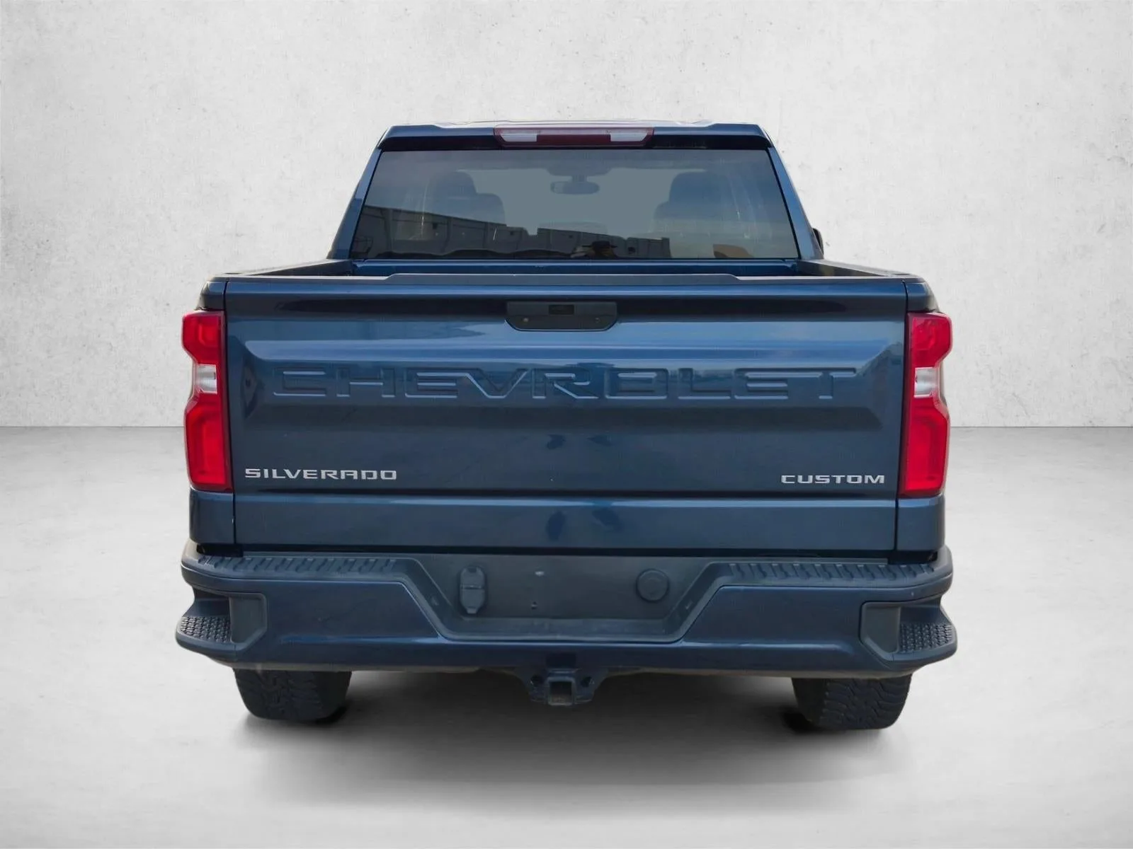 2021 Chevrolet Silverado 1500 Crew Cab Short Box 2-Wheel Drive Custom photo 6