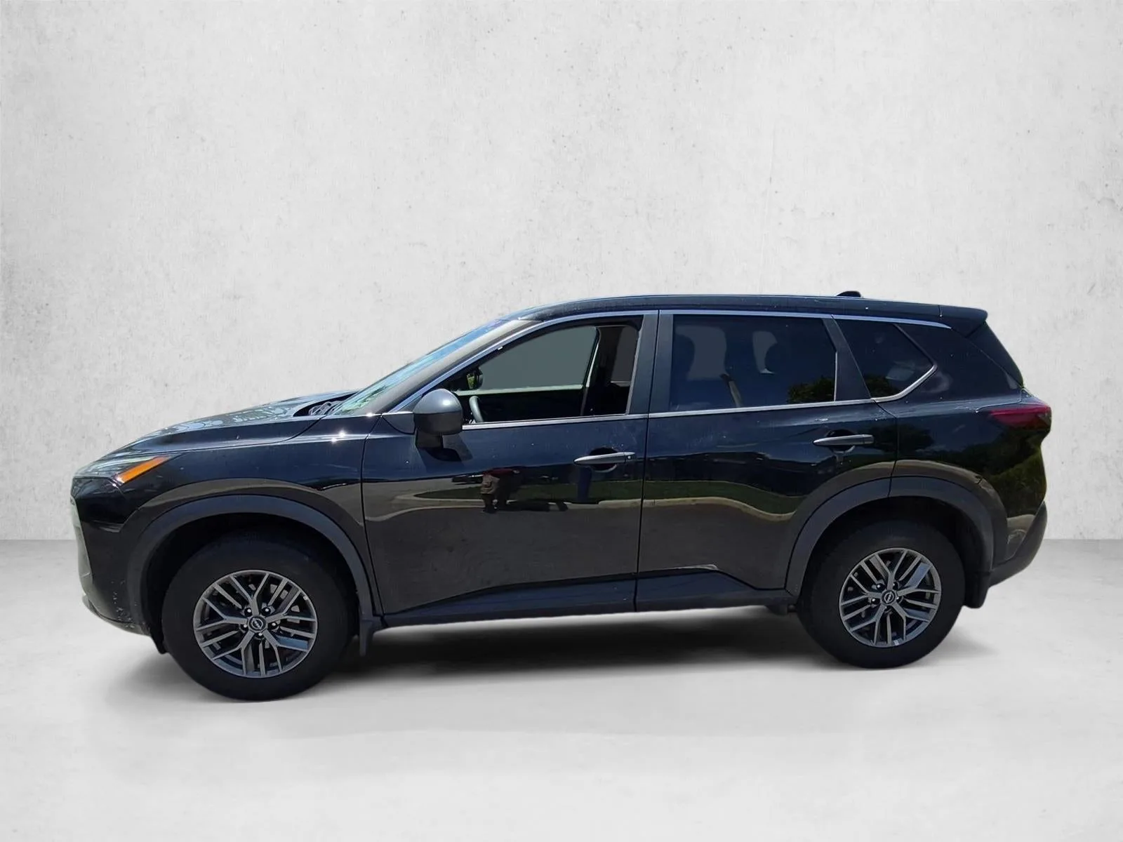 2023 Nissan Rogue AWD S photo 2