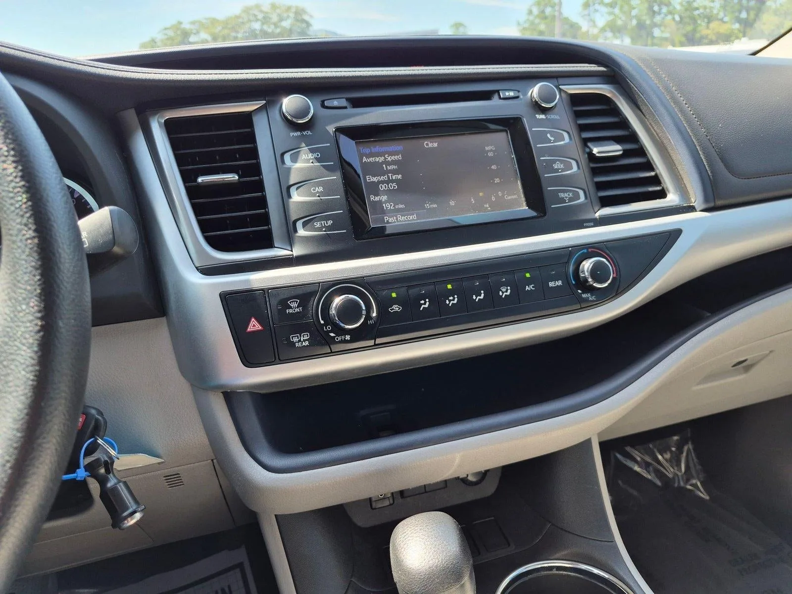 2018 Toyota Highlander LE I4 FWD (Natl) photo 11