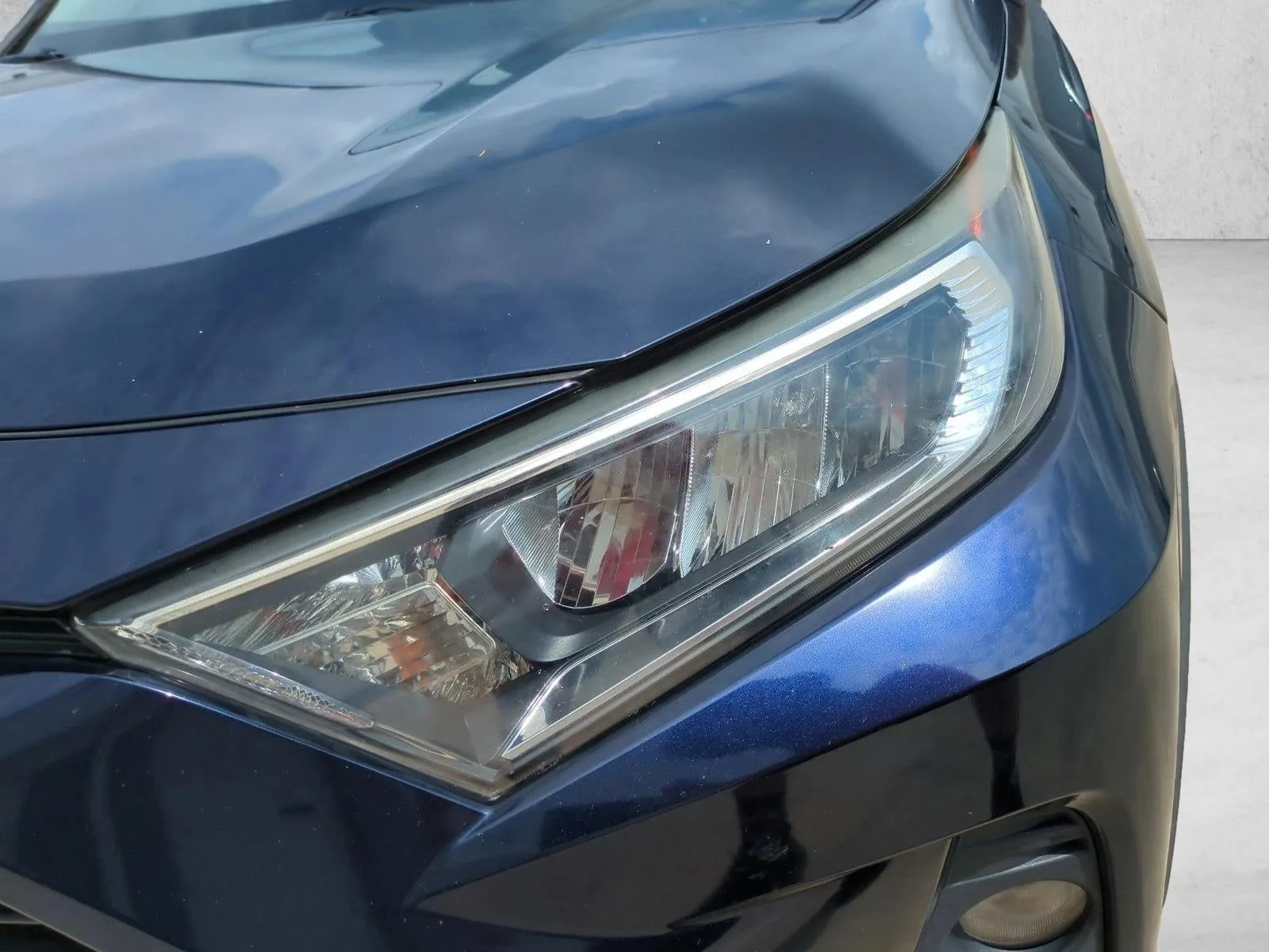 2019 Toyota RAV4 XLE FWD (GS) photo 9