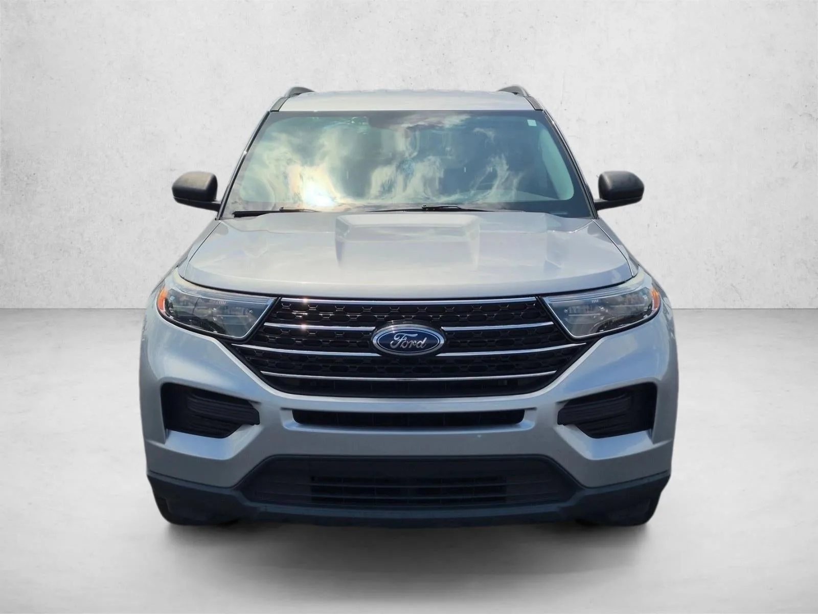 2021 Ford Explorer XLT photo 2