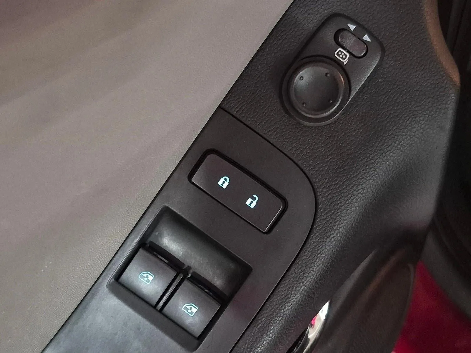 2015 Chevrolet Camaro LS photo 10