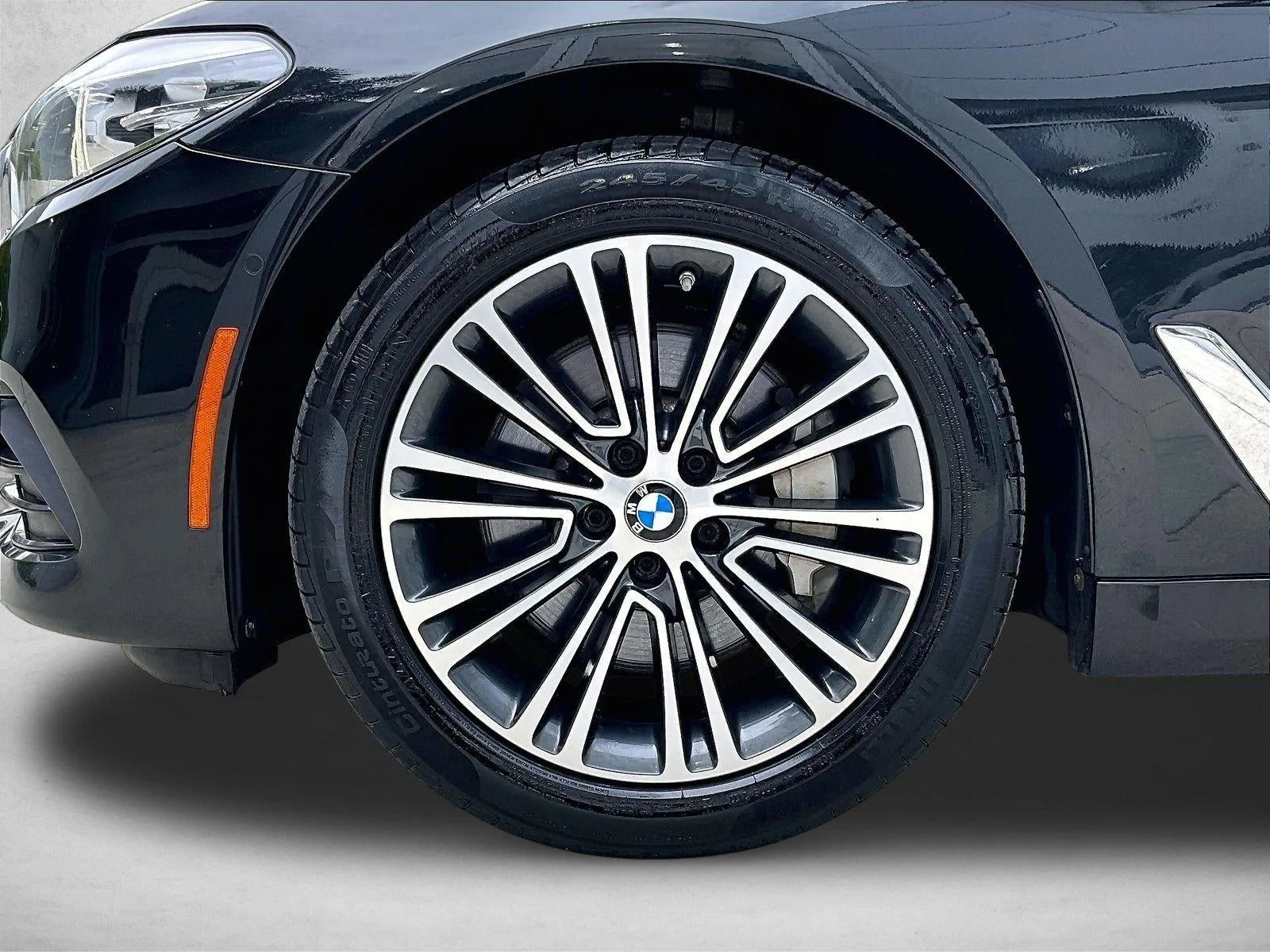 2017 BMW 530i xDrive Sedan photo 10