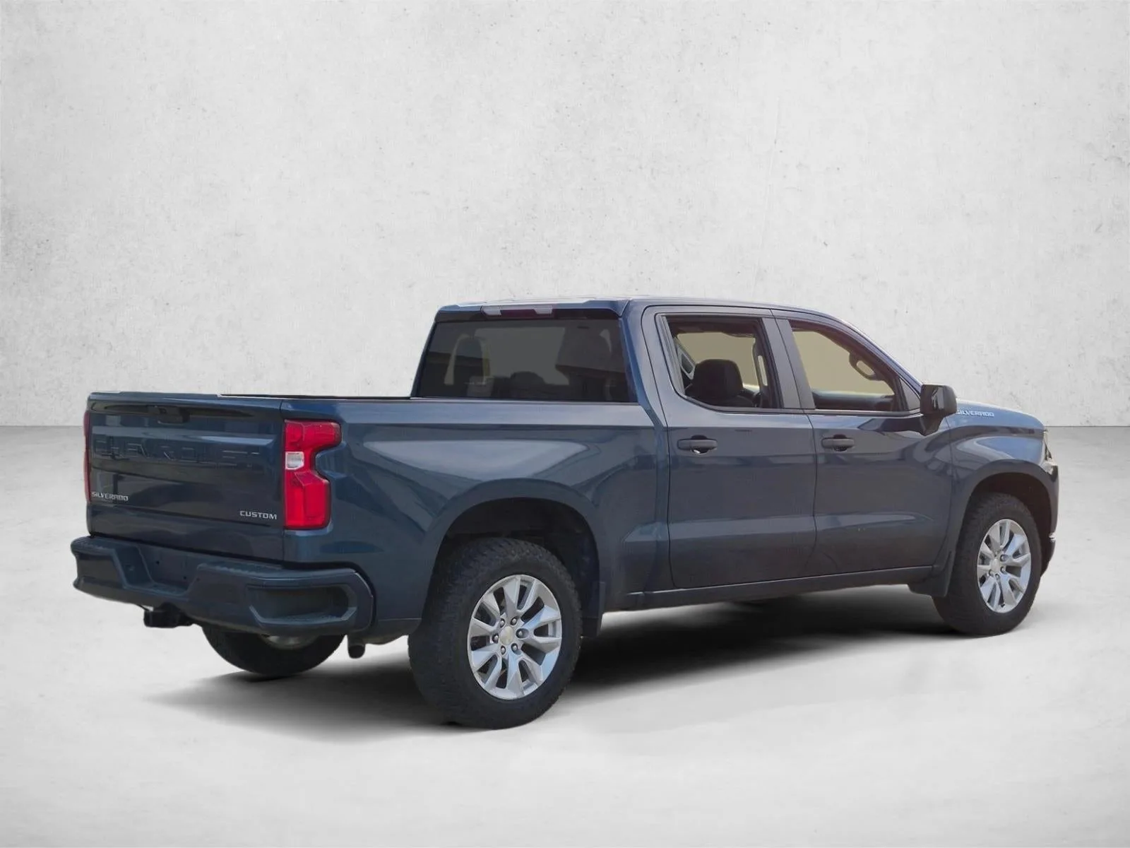 2021 Chevrolet Silverado 1500 Crew Cab Short Box 2-Wheel Drive Custom photo 5