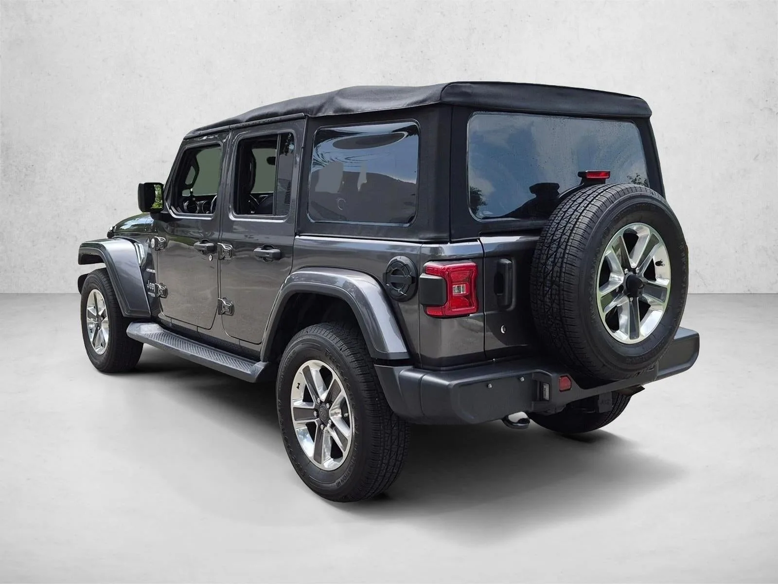 2018 Jeep Wrangler Unlimited Sahara 4x4 photo 7