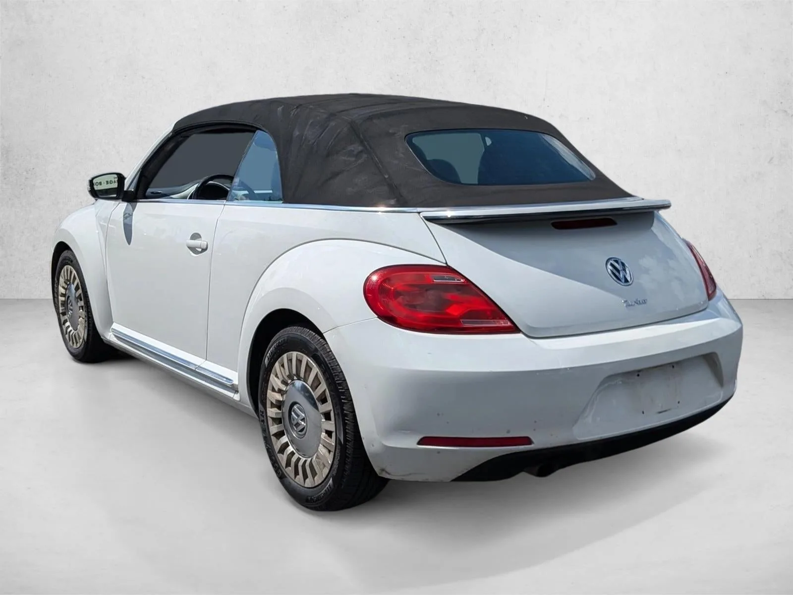 2016 Volkswagen Beetle Convertible 2dr Auto 1.8T S photo 8
