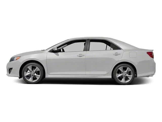 2013 Toyota Camry 4dr Sdn I4 Auto LE (Natl) photo 2