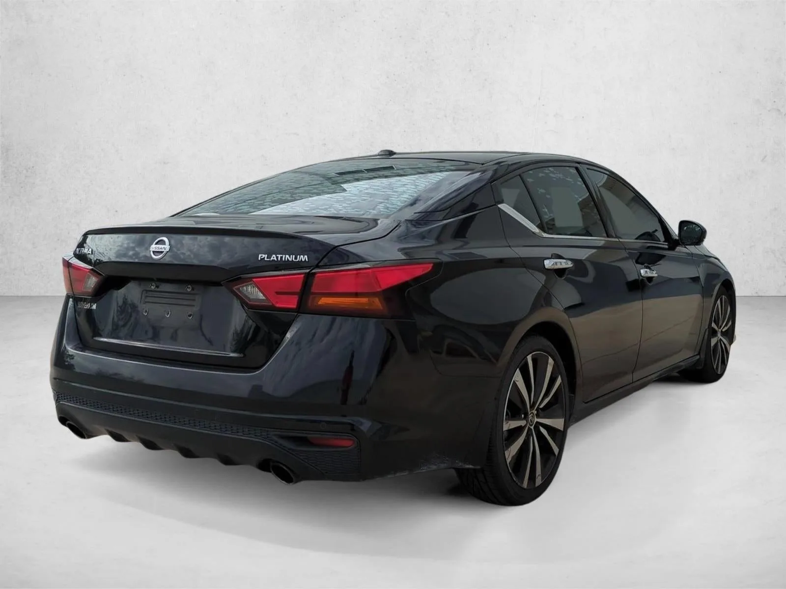 2019 Nissan Altima 2.5 Platinum Sedan photo 5