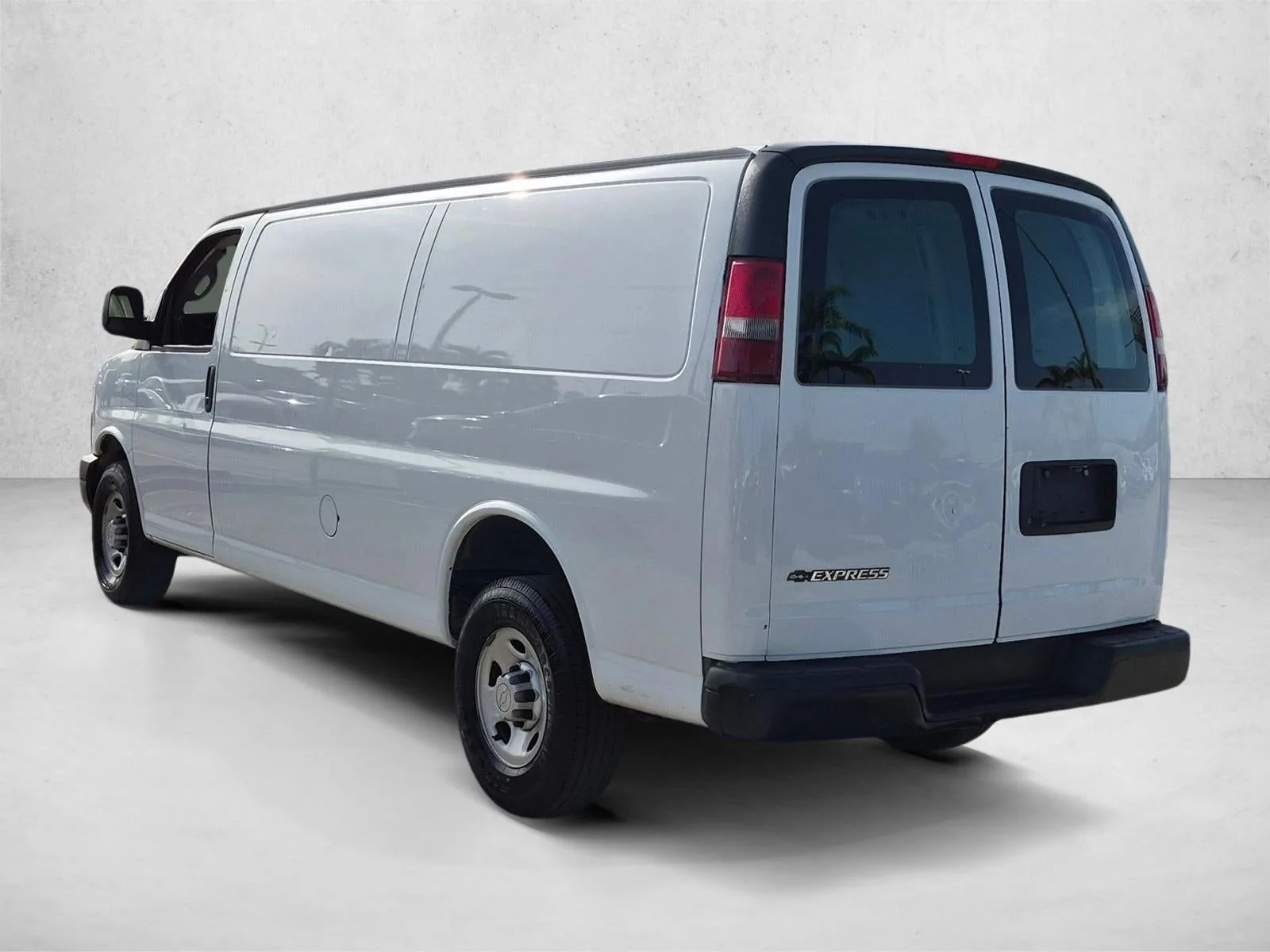 2020 Chevrolet Express Cargo Van 2500 Extended Wheelbase Rear-Wheel Drive photo 7