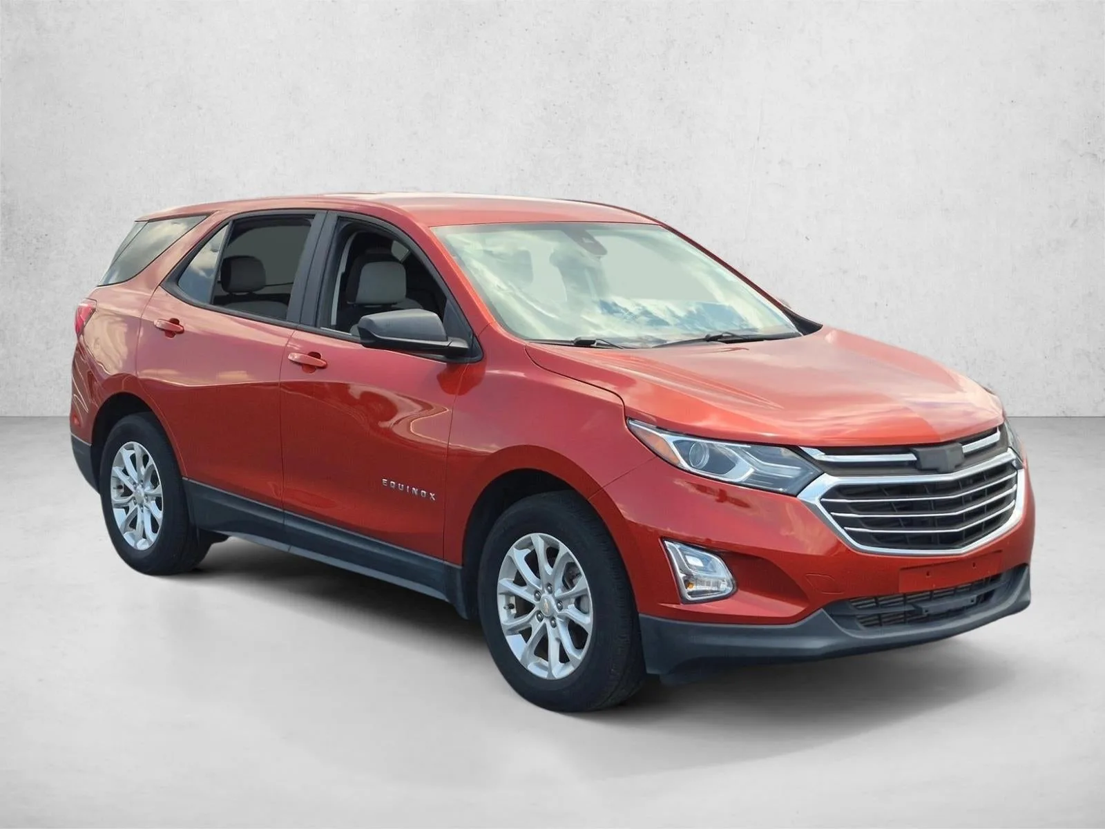 2020 Chevrolet Equinox FWD LS photo 3