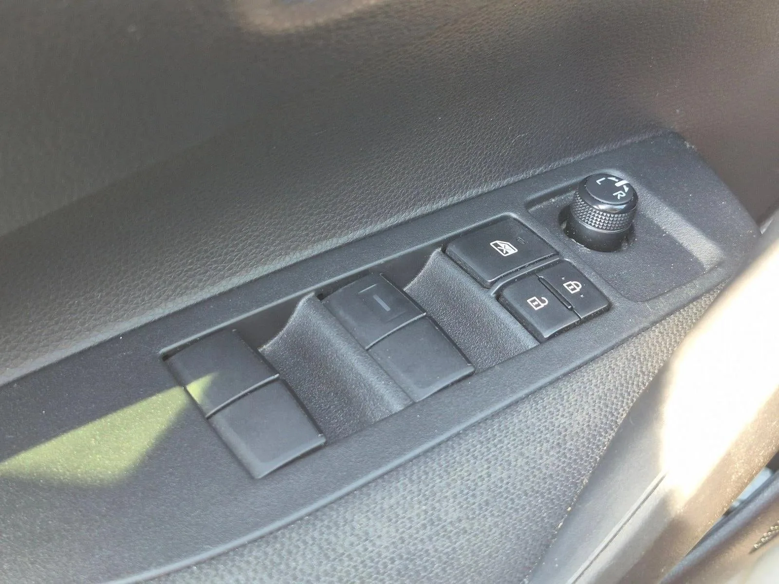 2022 Toyota Corolla Hybrid LE CVT (Natl) photo 12