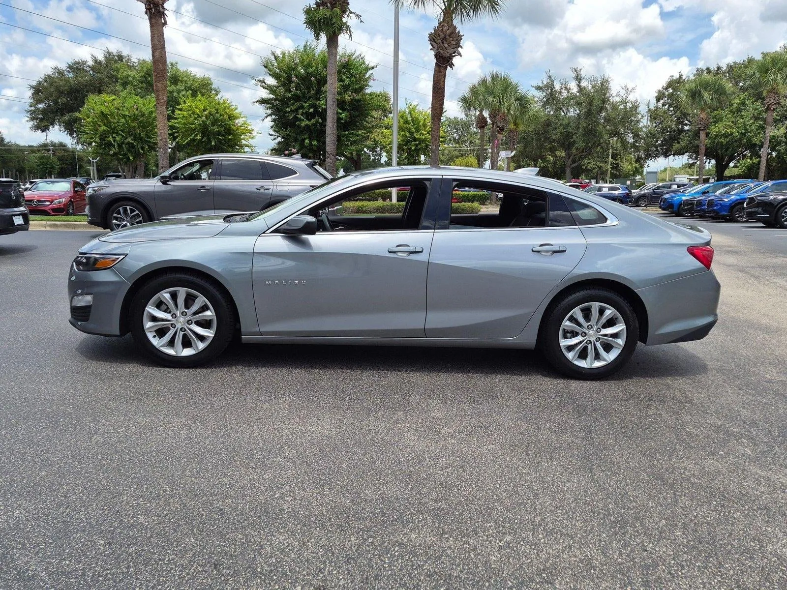 2024 Chevrolet Malibu LT photo 9