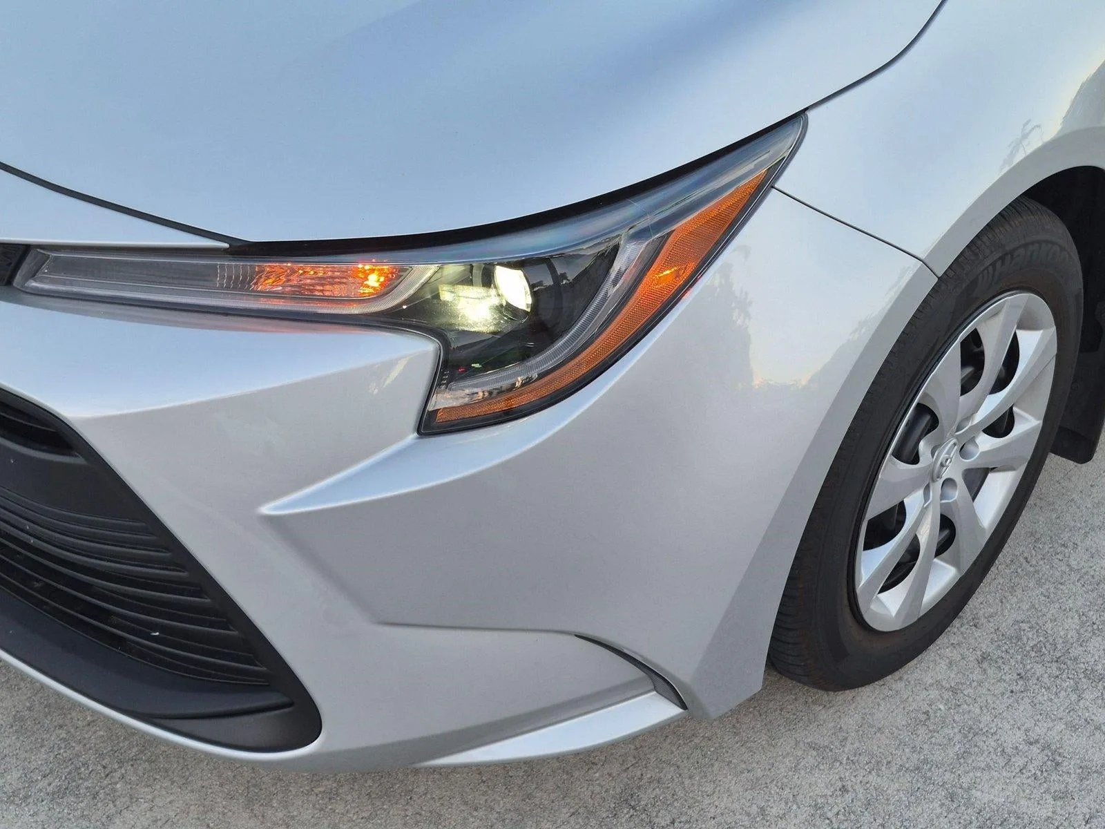 2025 Toyota Corolla LE CVT (Natl) photo 10