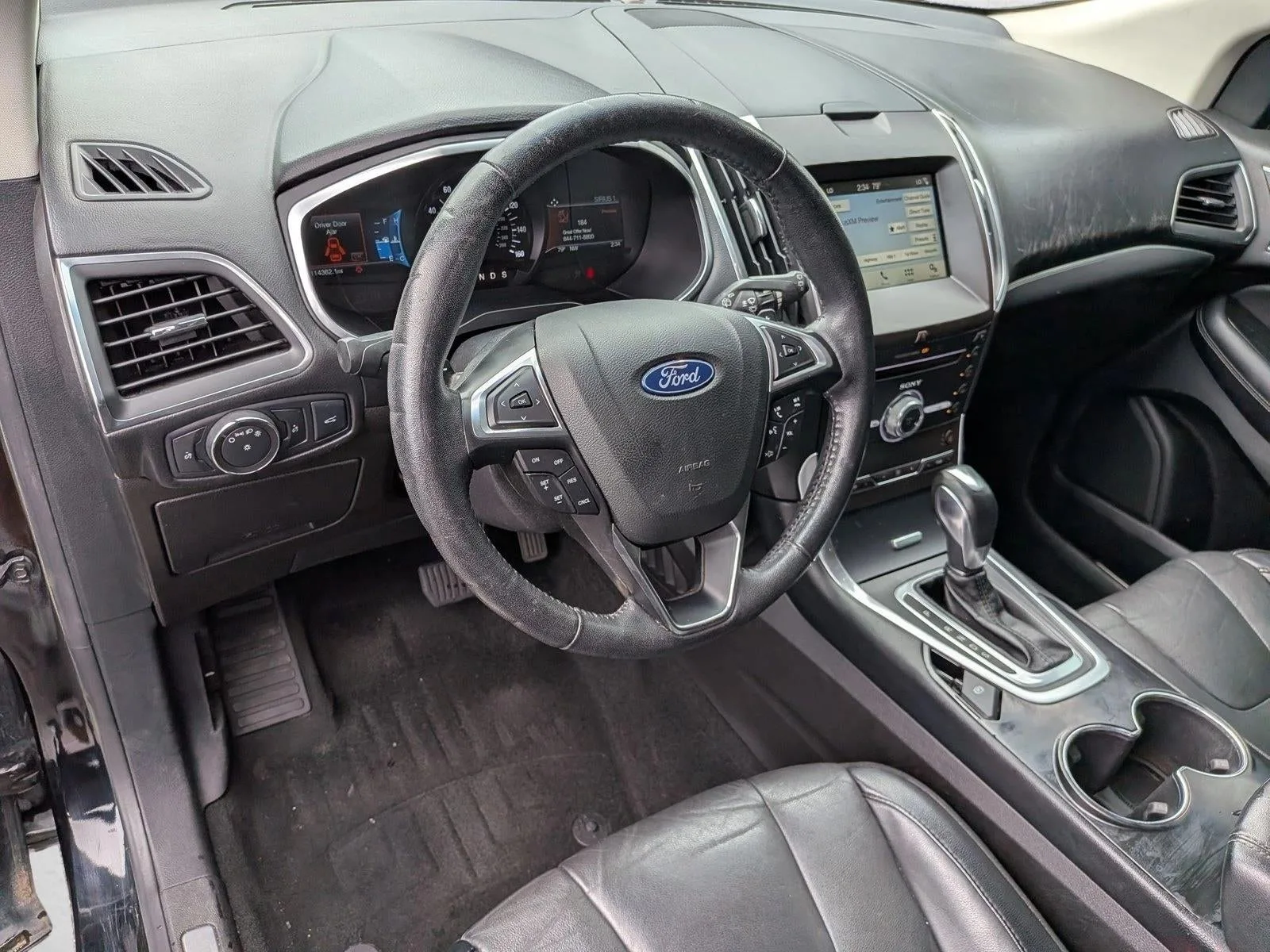 2018 Ford Edge Titanium FWD photo 10