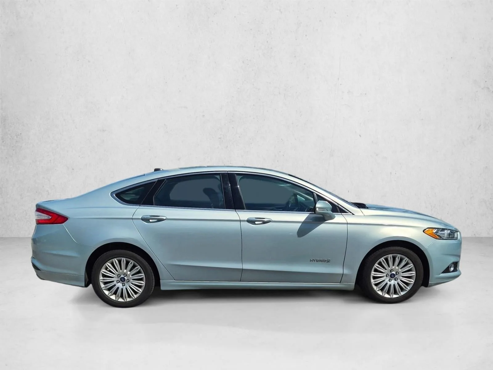 2014 Ford Fusion 4dr Sdn SE Hybrid FWD photo 4