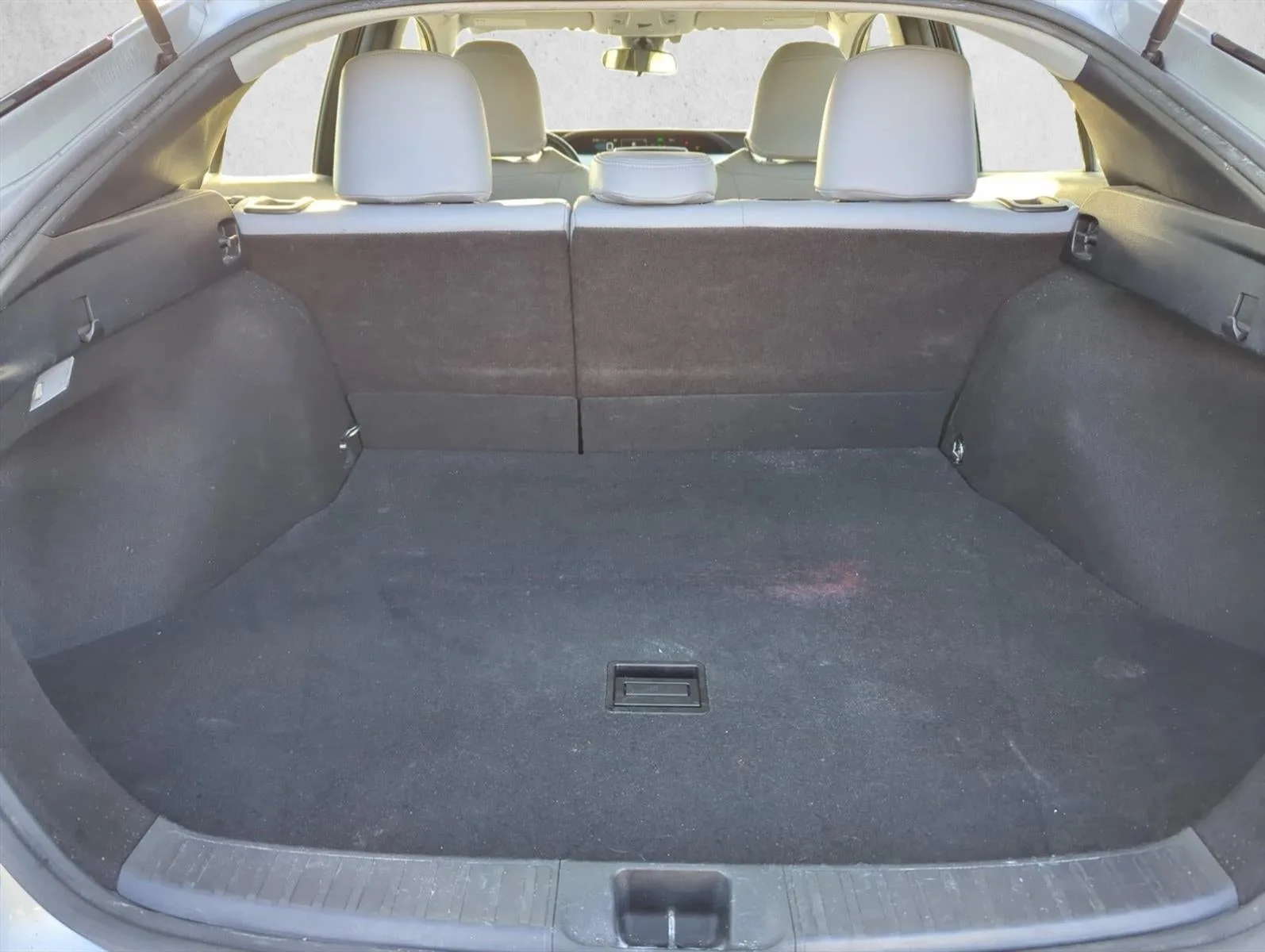2017 Toyota Prius Three (GS) photo 5