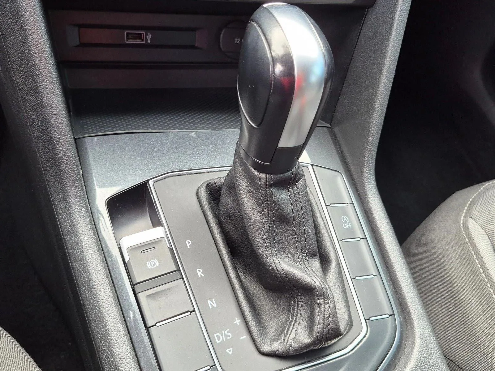 2019 Volkswagen Tiguan 2.0T S FWD photo 11
