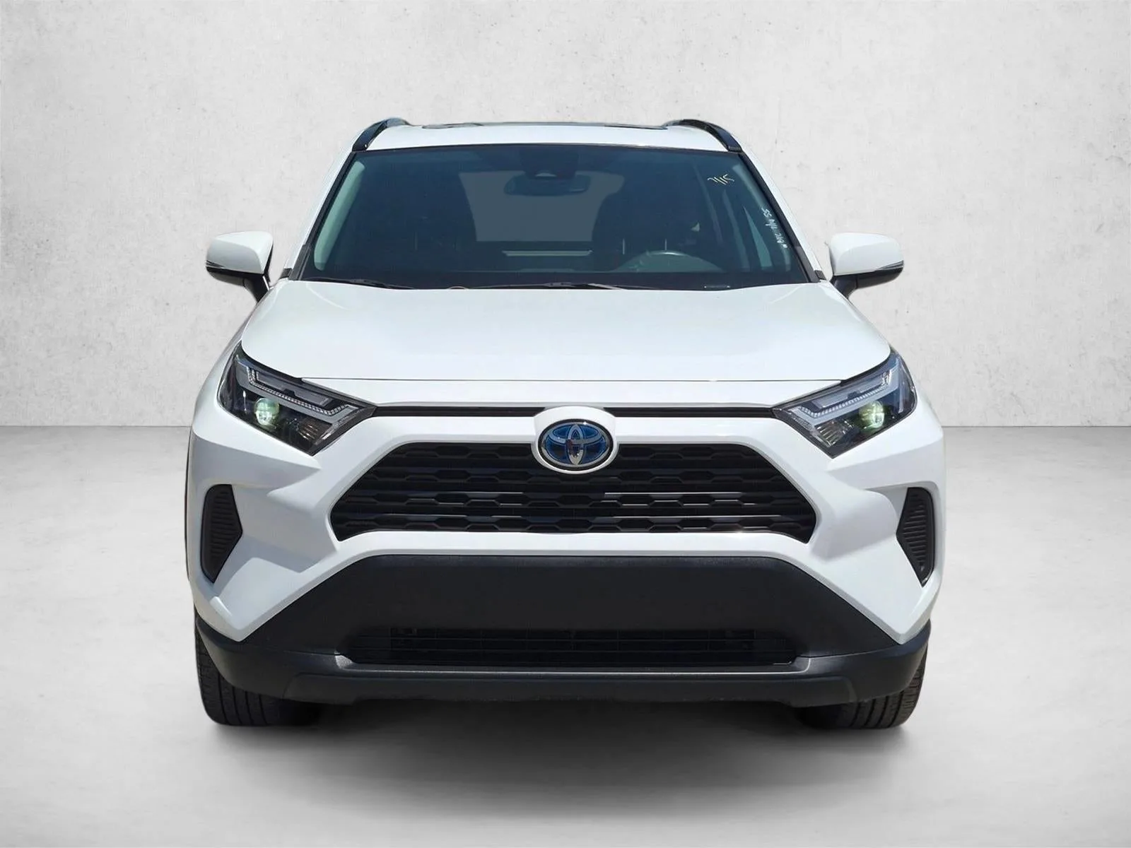 2024 Toyota RAV4 Hybrid XLE photo 2