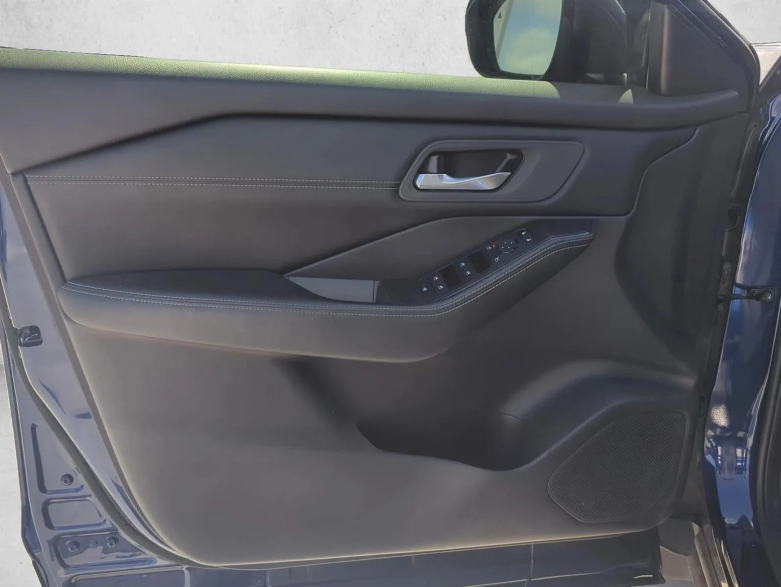 2024 Nissan Rogue AWD SV photo 7