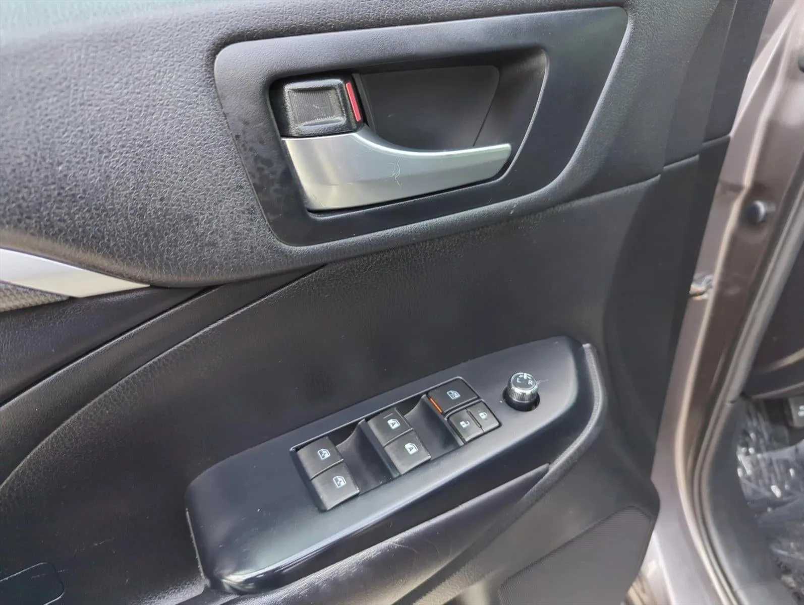 2019 Toyota Highlander SE V6 FWD (Natl) photo 12