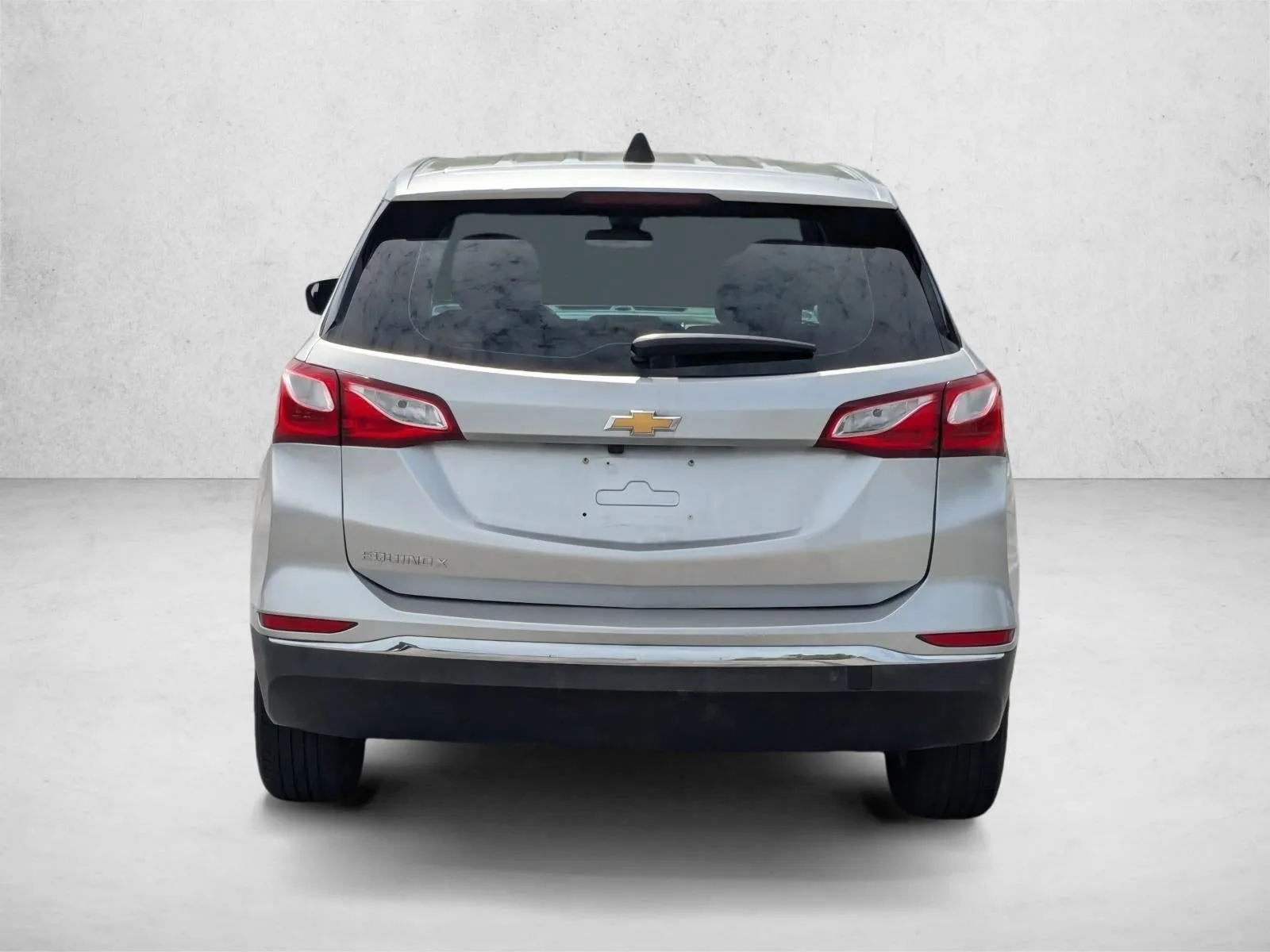 2021 Chevrolet Equinox LS photo 3