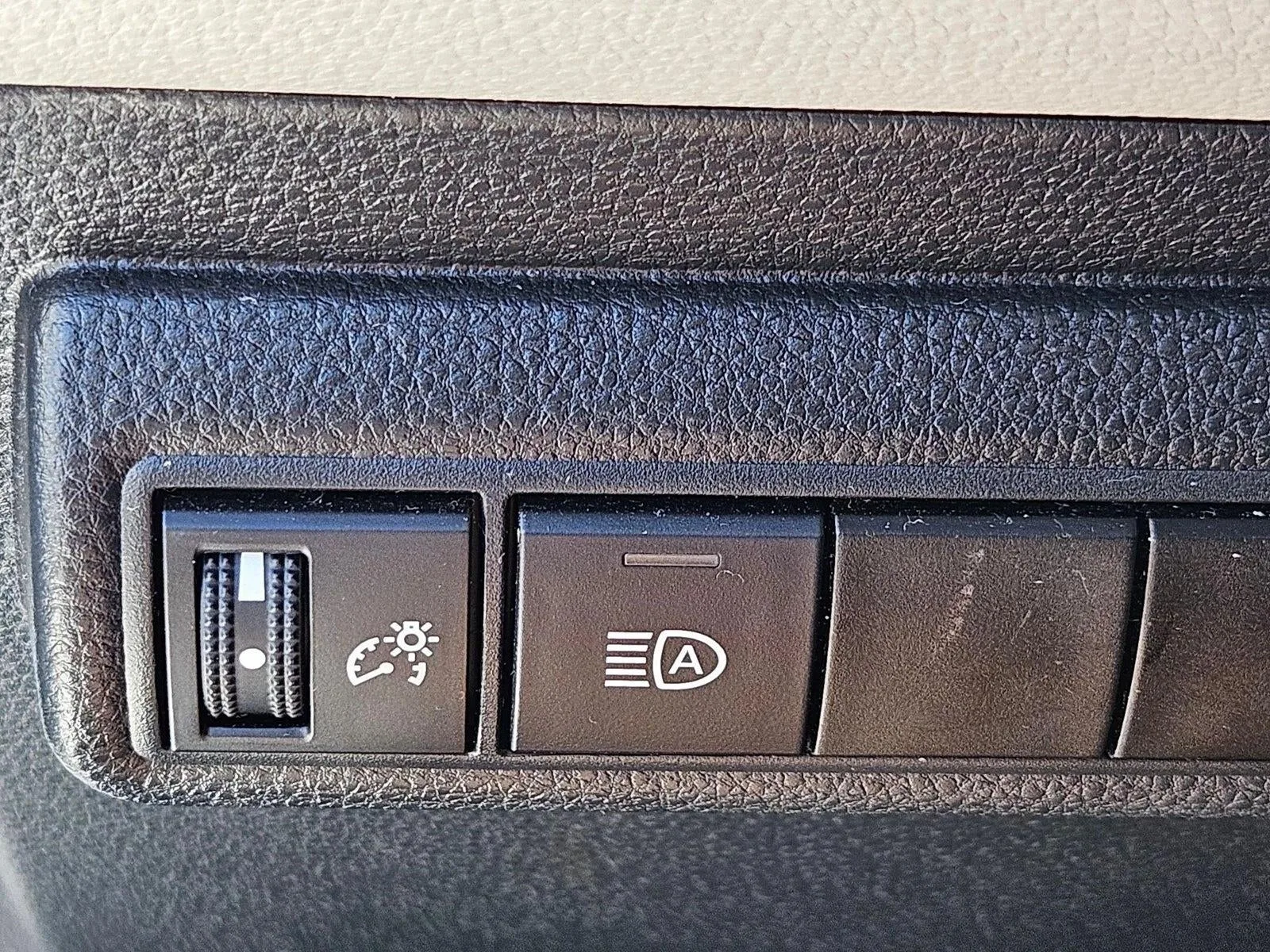 2021 Toyota Corolla LE CVT (Natl) photo 10