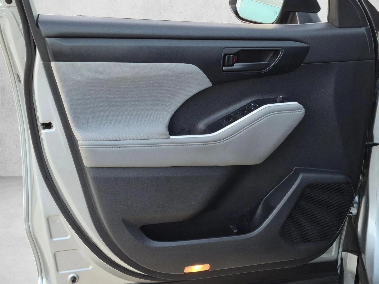 2021 Toyota Highlander LE FWD (GS) photo 10