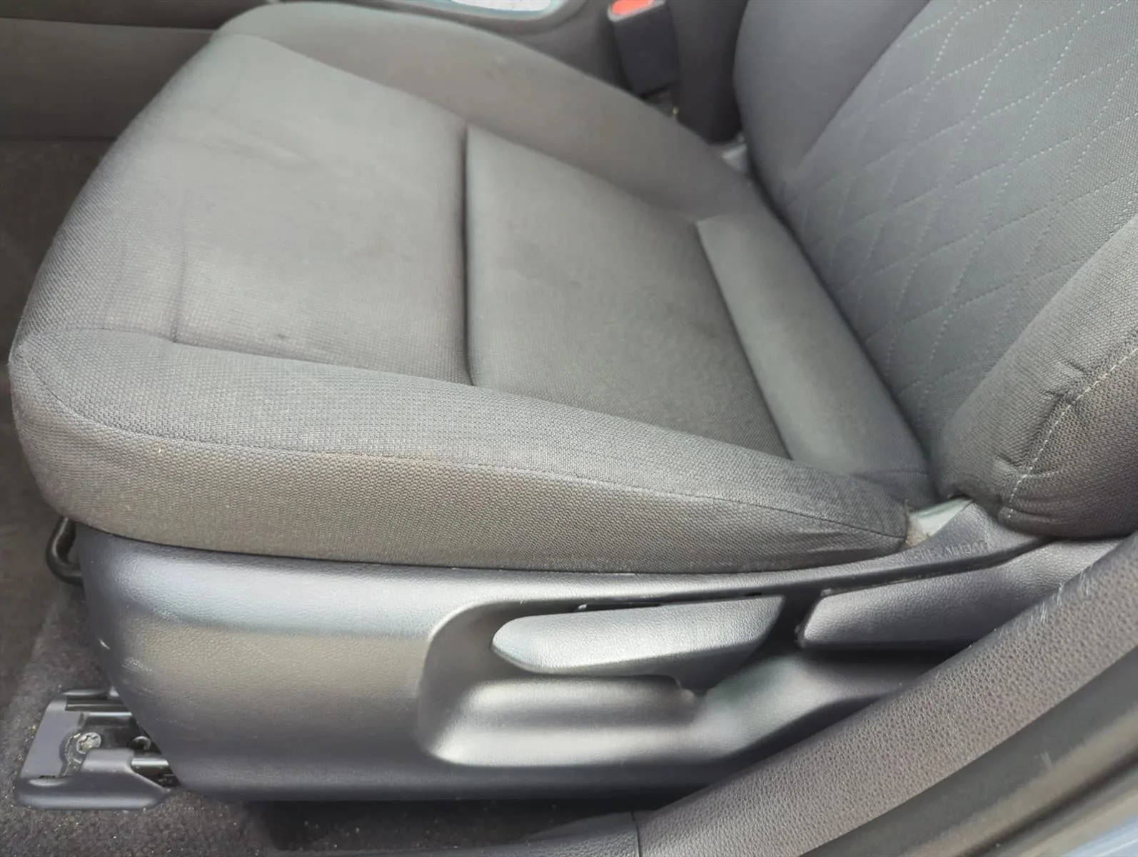 2023 Toyota Corolla LE CVT (Natl) photo 11