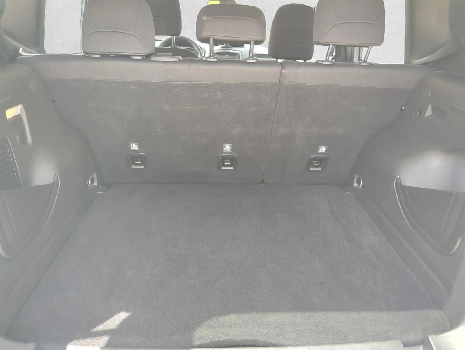 2021 Jeep Renegade Latitude FWD photo 5