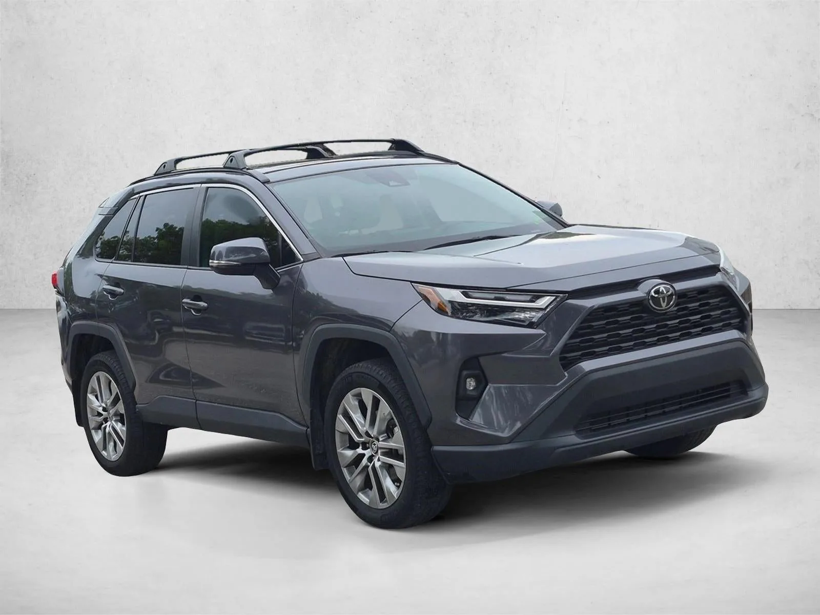 2024 Toyota RAV4 XLE Premium photo 3