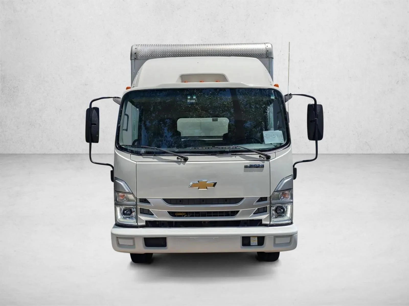 2023 Chevrolet Low Cab Forward 4500 HG 1WT photo 2