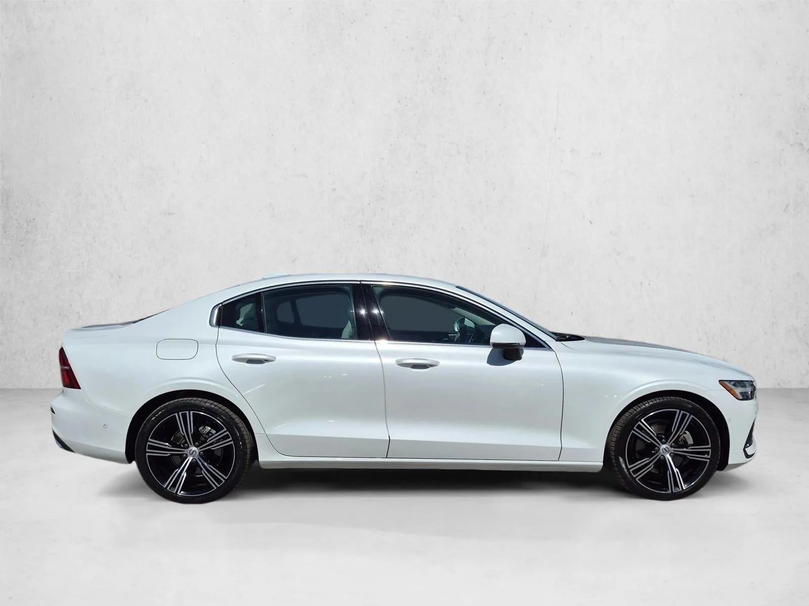 2022 Volvo S60 B5 FWD Inscription photo 4