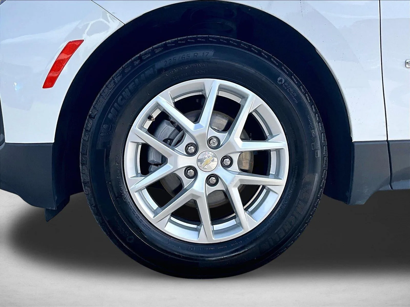 2024 Chevrolet Equinox LS photo 10