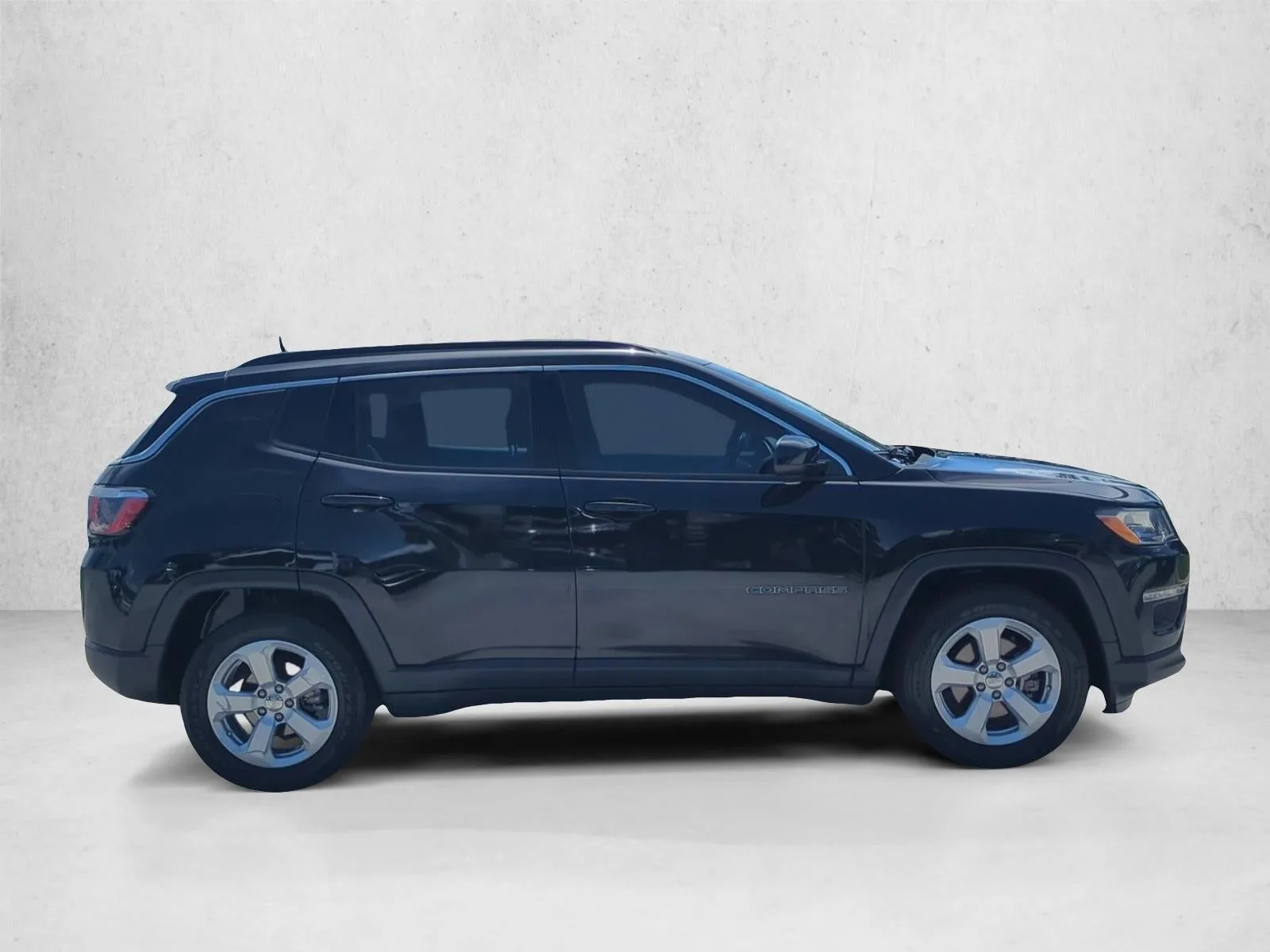 2019 Jeep Compass Latitude FWD photo 4