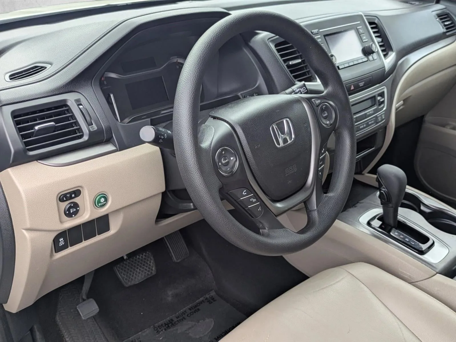 2017 Honda Pilot LX 2WD photo 10