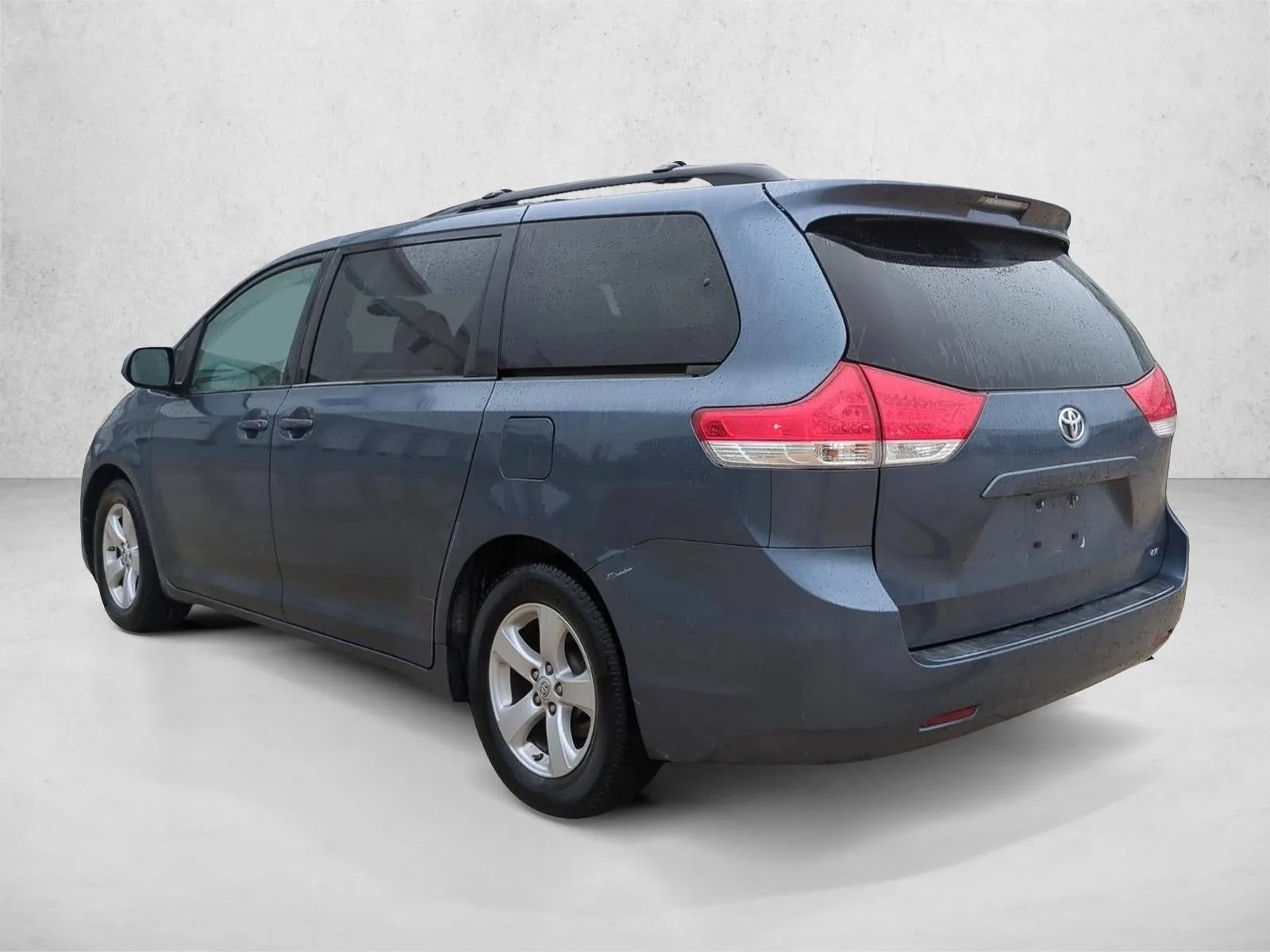 2014 Toyota Sienna 5dr 8-Pass Van V6 LE FWD (Natl) photo 7