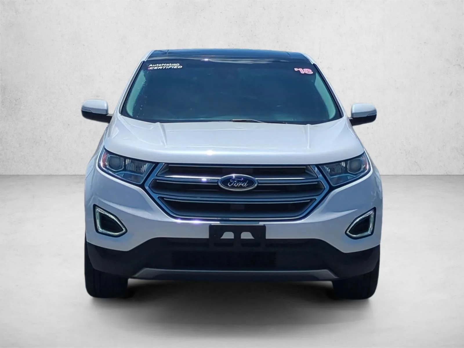 2018 Ford Edge Titanium photo 2