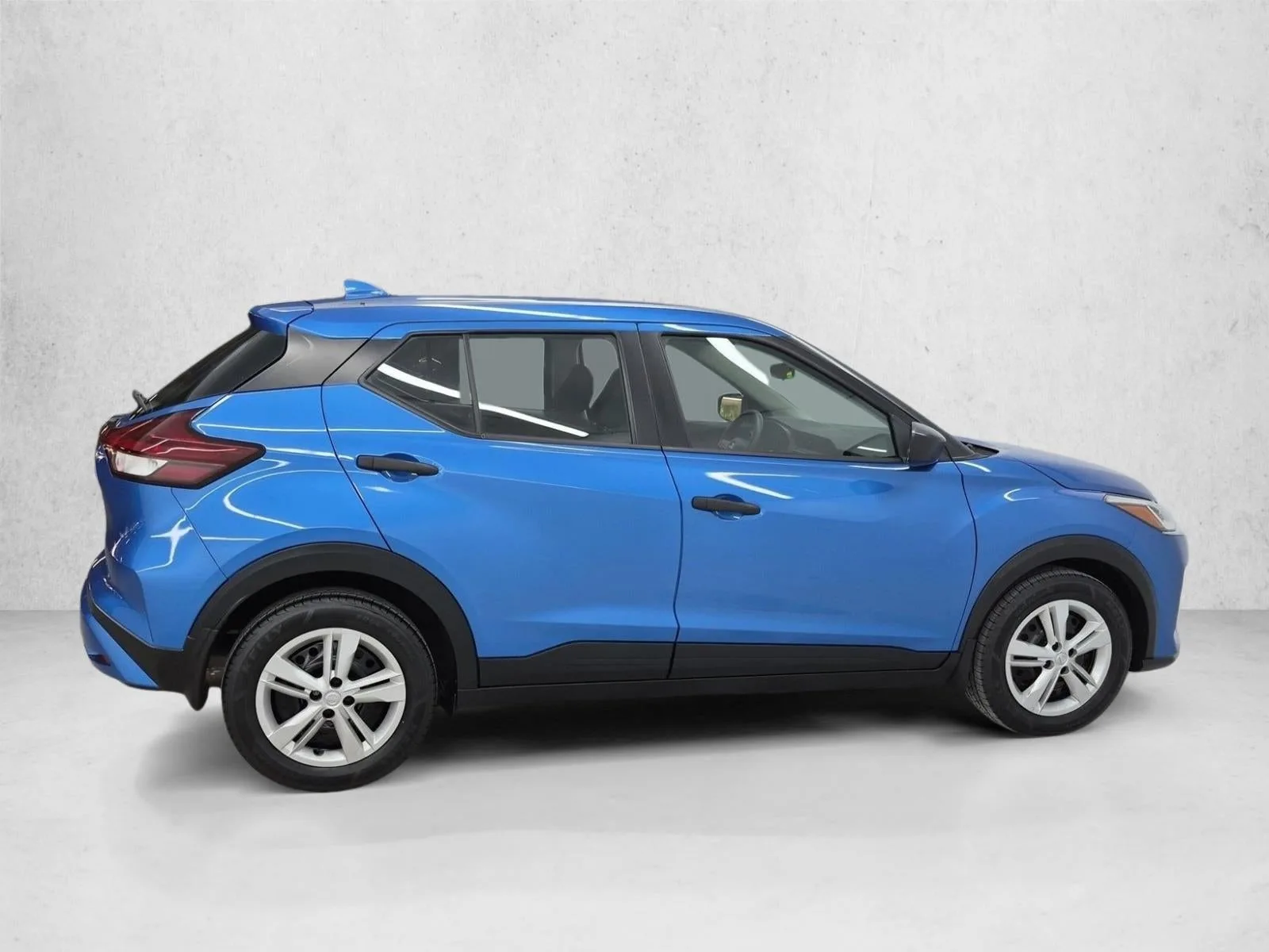 2023 Nissan Kicks S Xtronic CVT photo 4