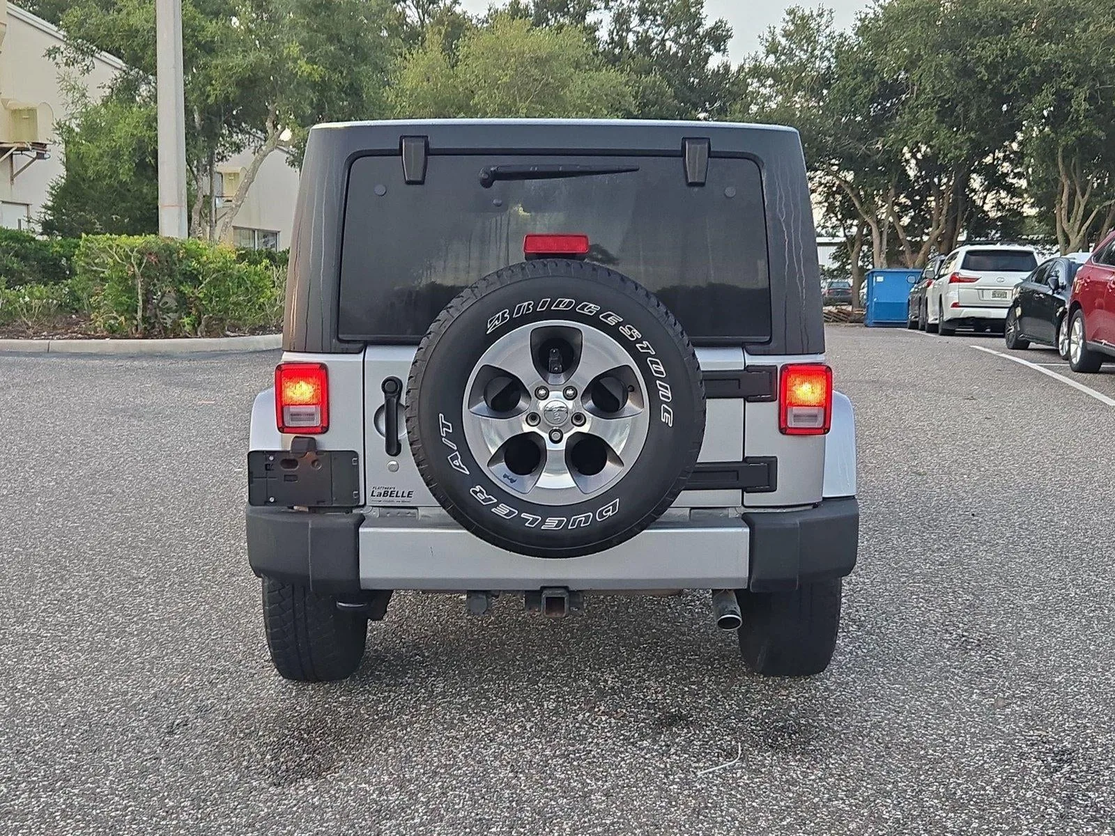 2016 Jeep Wrangler Unlimited 4WD 4dr Sahara photo 6