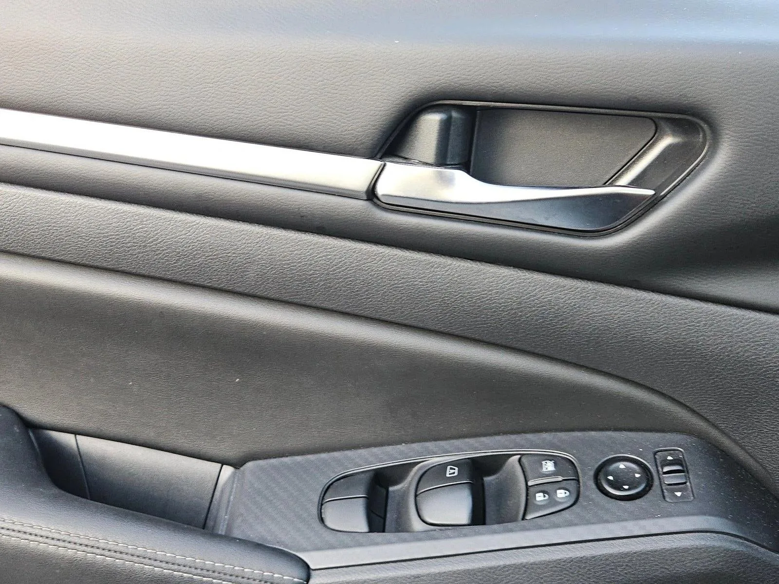 2022 Nissan Altima 2.5 SV Sedan photo 7