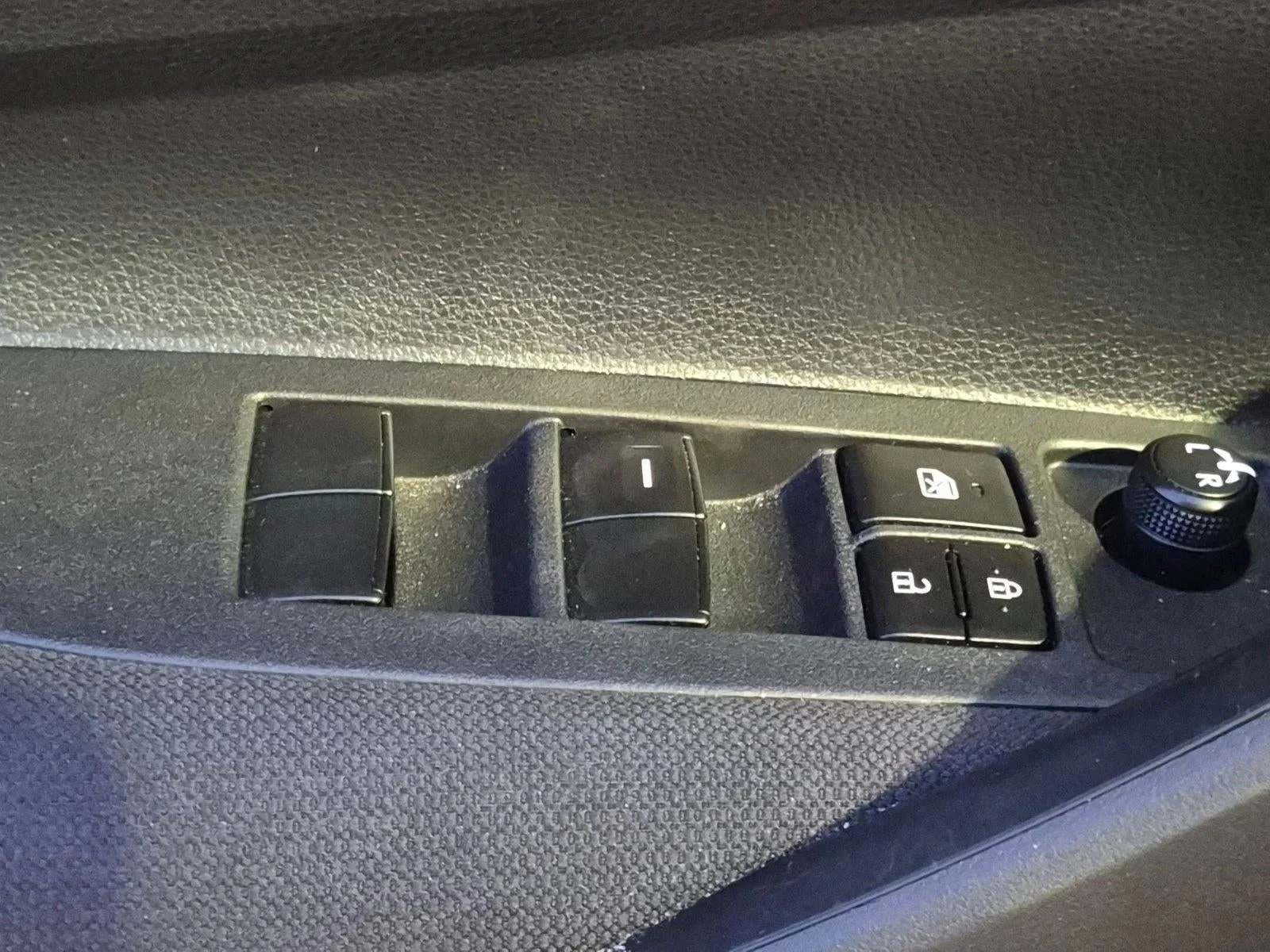 2024 Toyota Corolla LE CVT (Natl) photo 8
