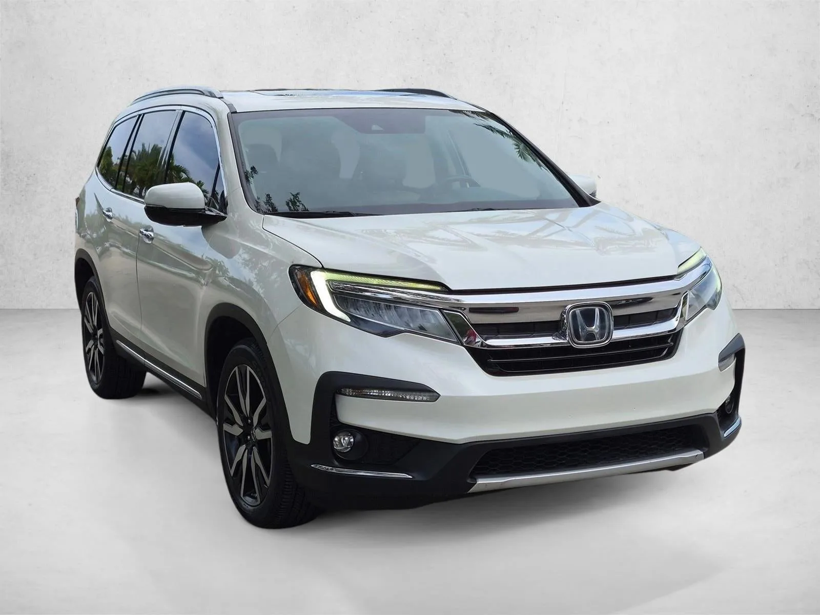 2019 Honda Pilot Touring 8-Passenger 2WD photo 3